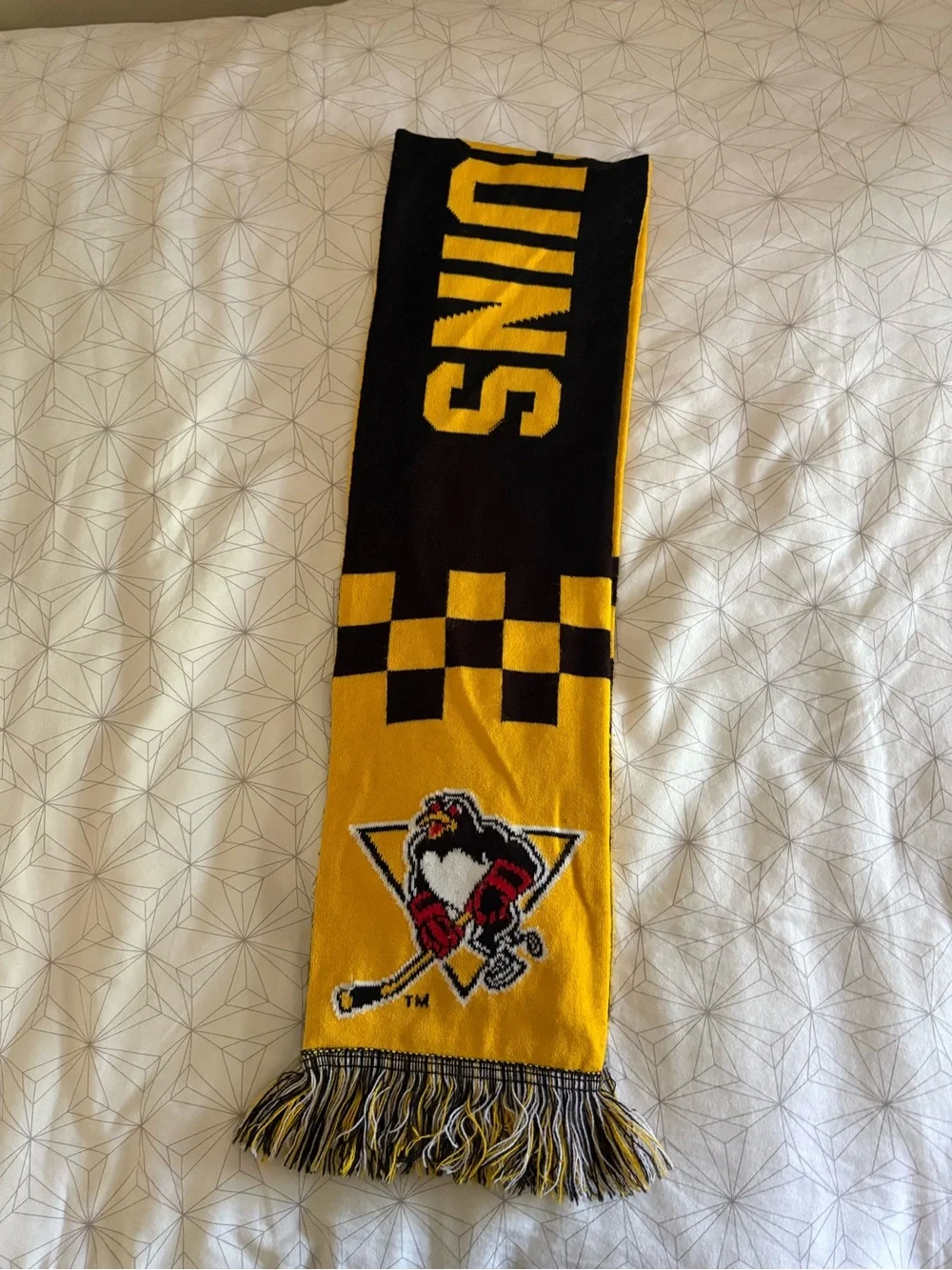 Penguins Hockey Black & Gold Knit Scarf